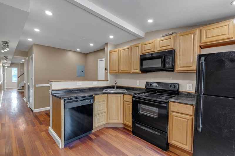 1234 Light St - Photo 4 of 21