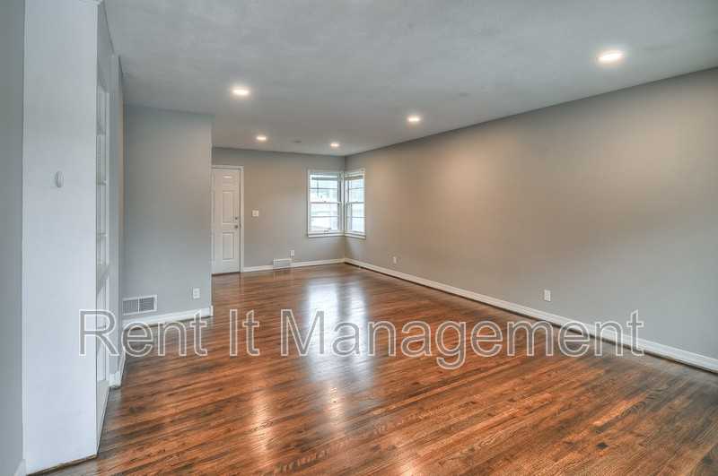 5415 Poppleton Ave - Photo 3 of 34