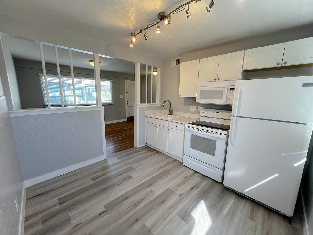 225 S 10Th St - Photo 2 of 15