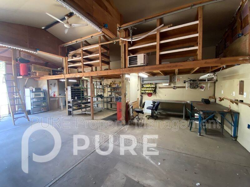 6823 Se Mabel Ave - Photo 3 of 13