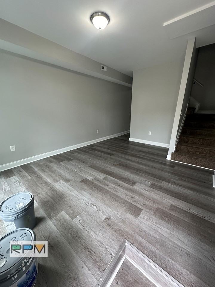 114 S Loudon Ave - Photo 2 of 13