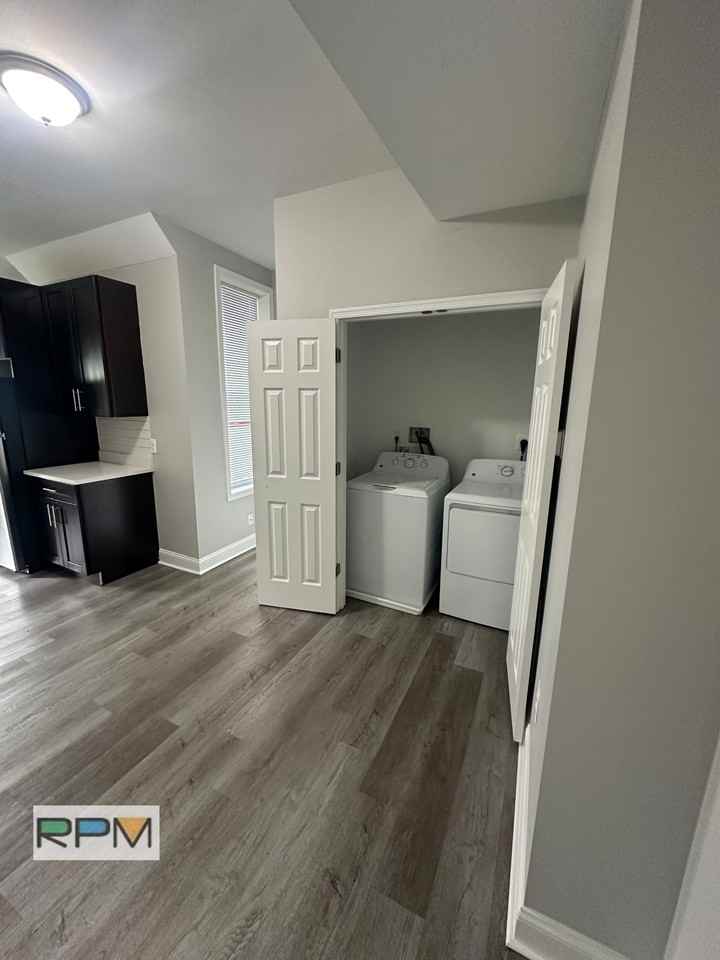 114 S Loudon Ave - Photo 3 of 13