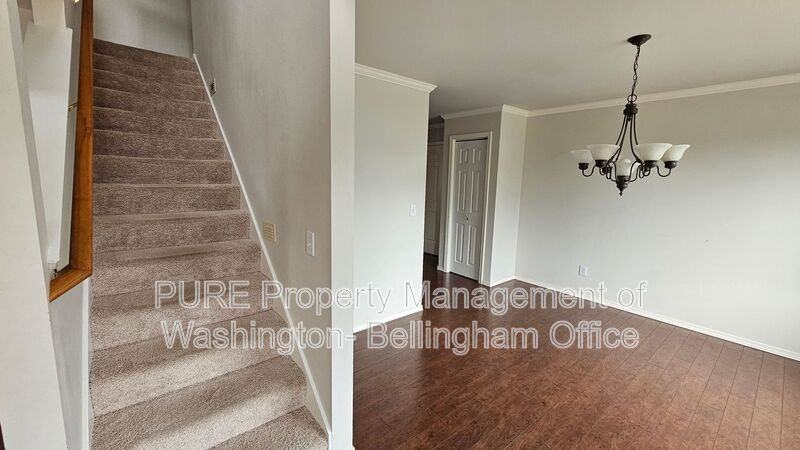 12090 Saint Andrews Ct - Photo 3 of 15