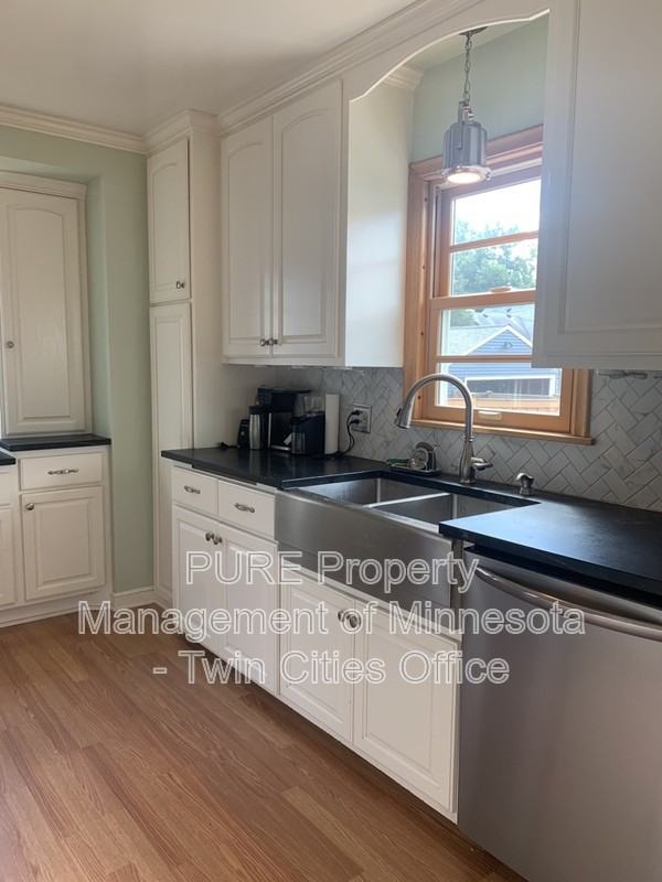 4420 Cedar Ave S - Photo 3 of 47