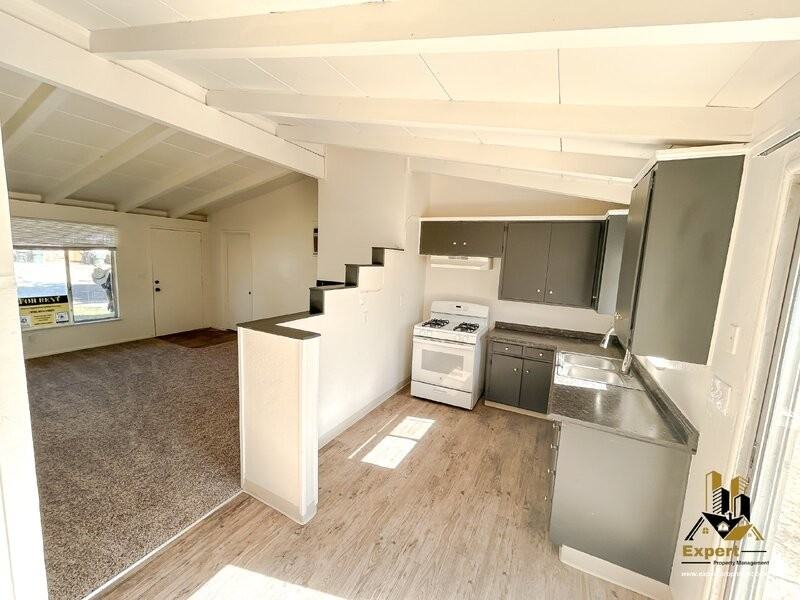 5625 San Vincente Way - Photo 3 of 13