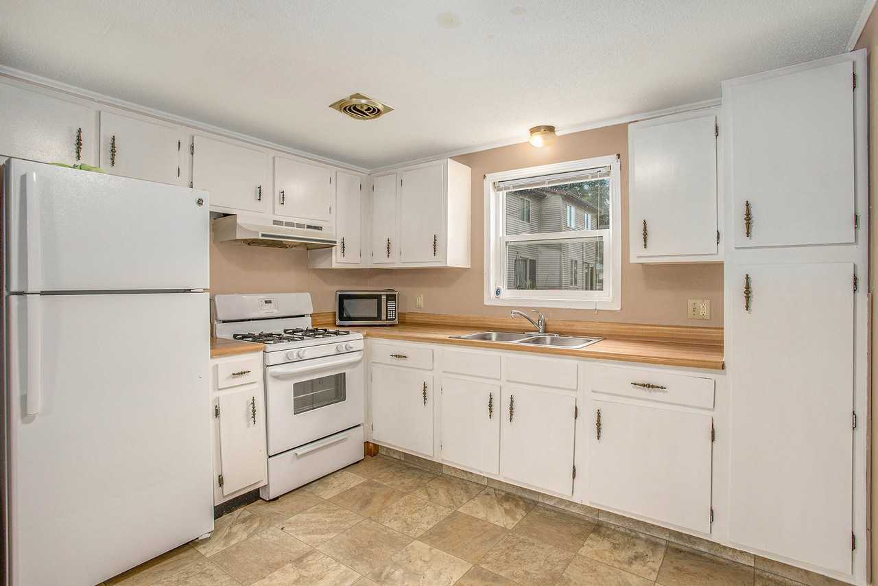 201 Orchard St - Photo 3 of 12