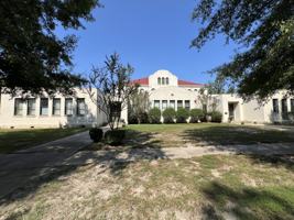featured image of 601 Court St #201