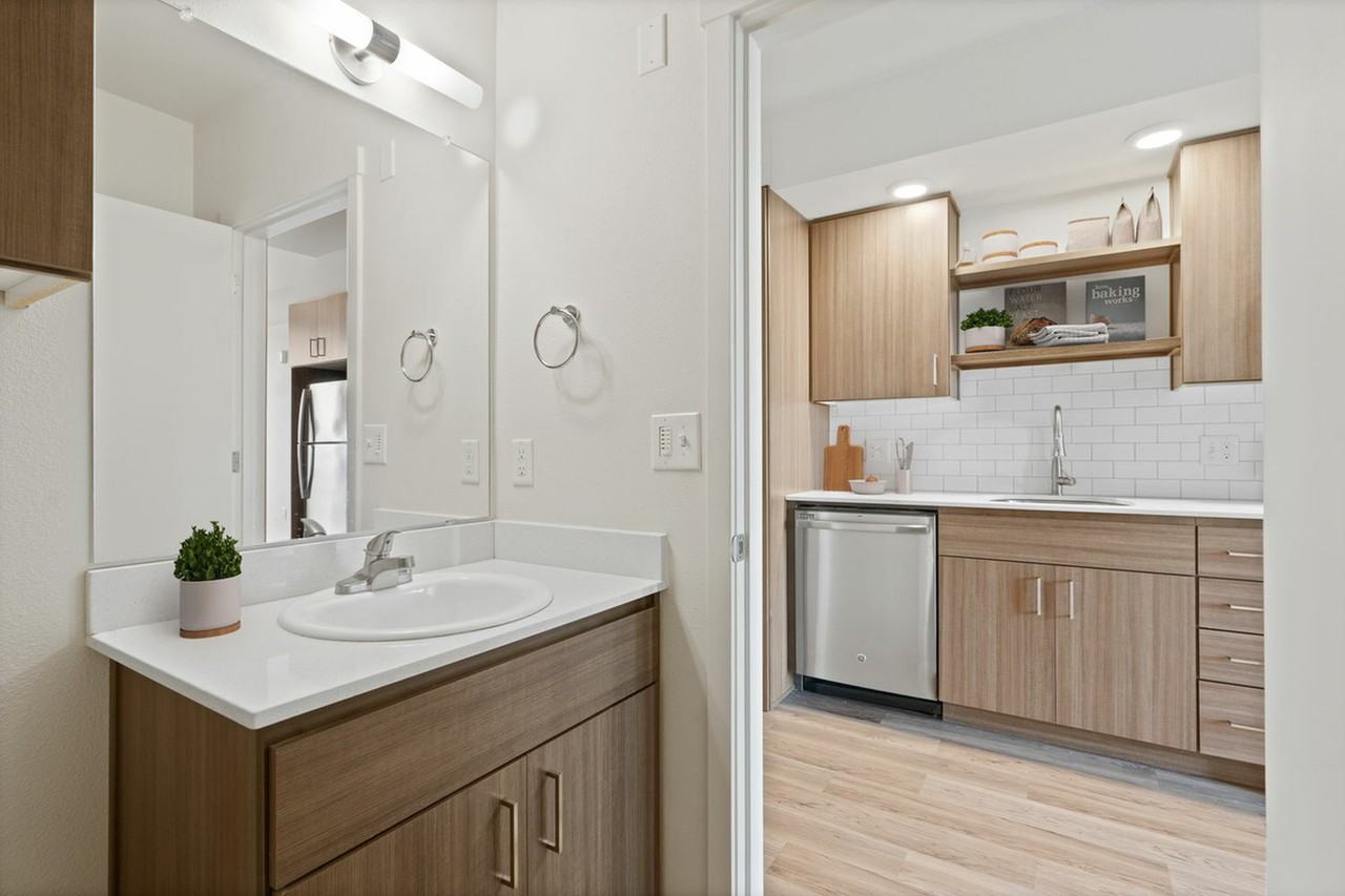 The Fifty at Division - Photo 5 of 50