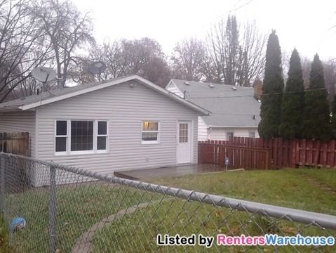 1916 4th St E - Photo 2 of 15