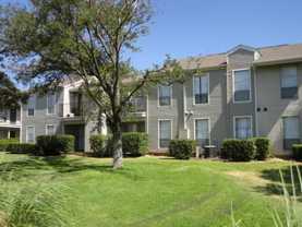 3203 W Walnut Hill Ln #D1 - Photo 1 of 1