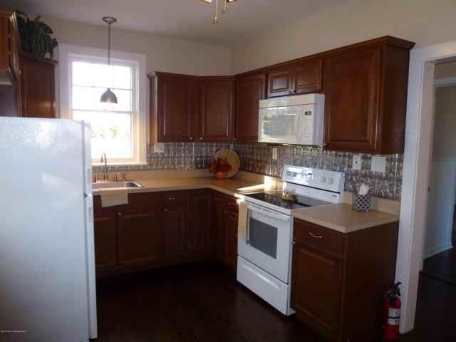 285 Squankum Rd - Photo 3 of 15