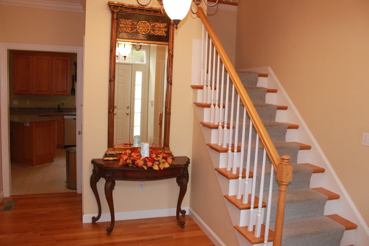 8 Rocky Woods Rd - Photo 2 of 26