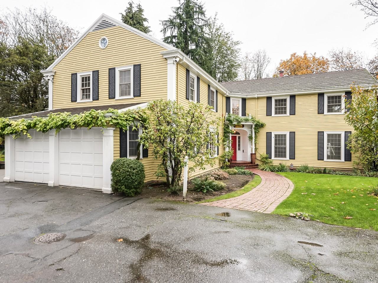 1915 Interlaken Dr E - Photo 2 of 36