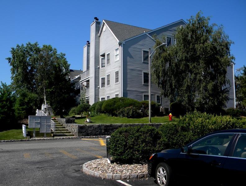 6 Quartz Ln - Photo 2 of 12