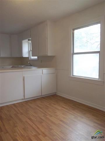 805 County Rd 313 W - Photo 3 of 8