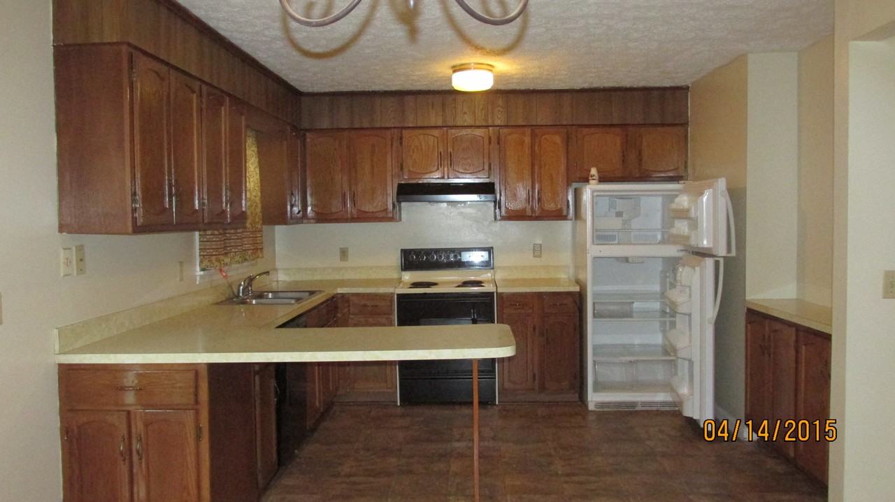 328 Jasper Dr - Photo 3 of 10