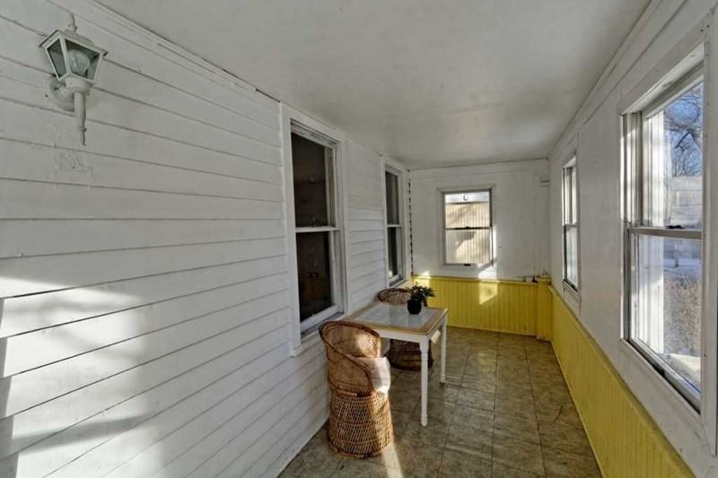 610 Lansing St - Photo 2 of 25