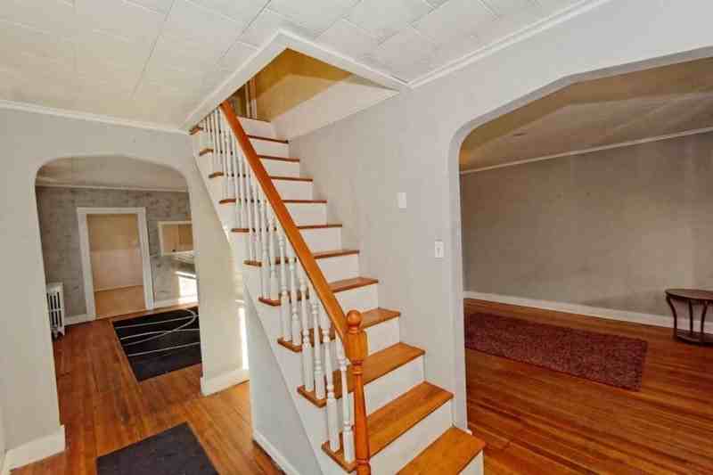 610 Lansing St - Photo 3 of 25