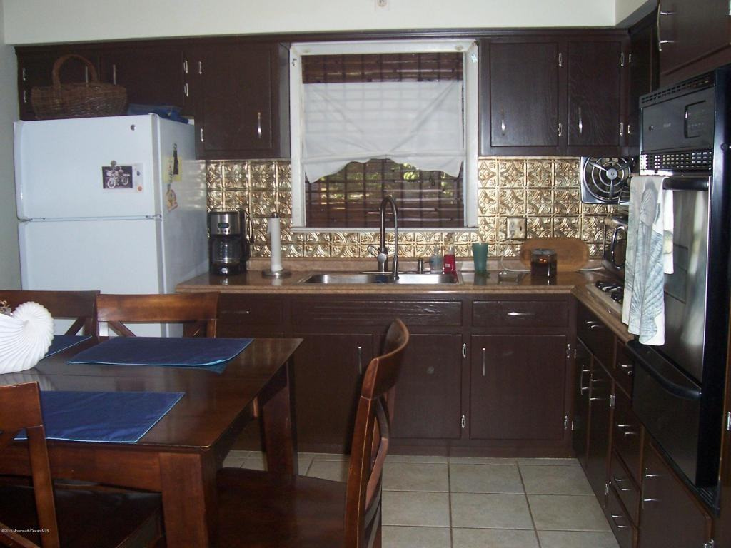 323 E Cape May Ave - Photo 2 of 8