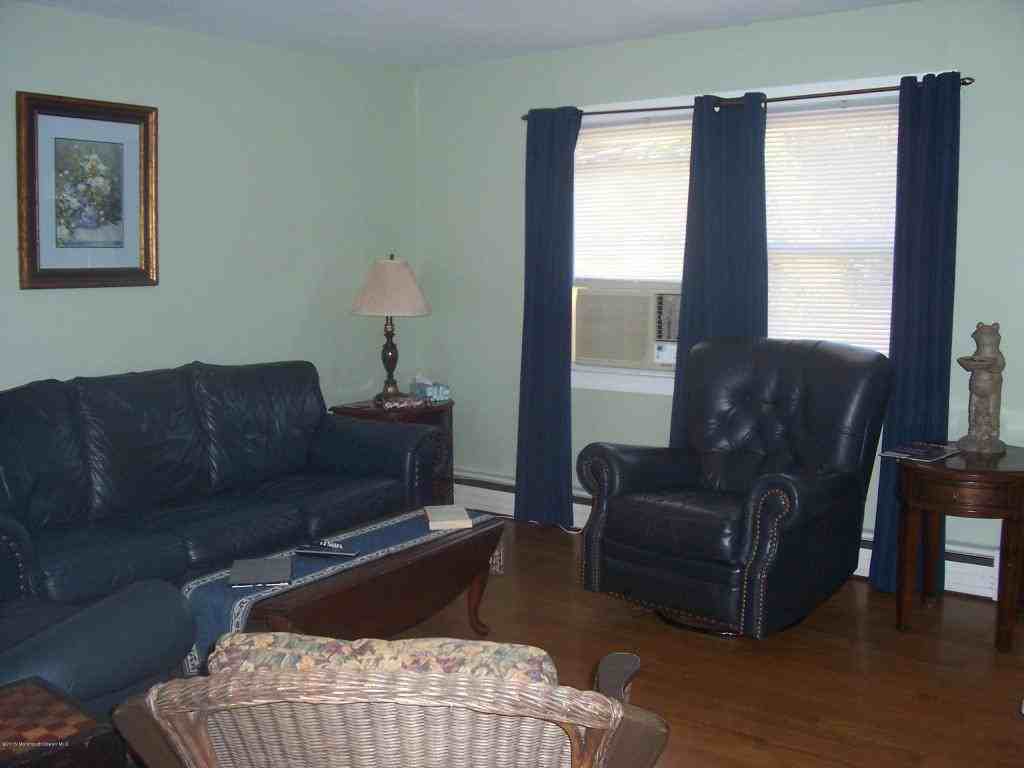 323 E Cape May Ave - Photo 3 of 8