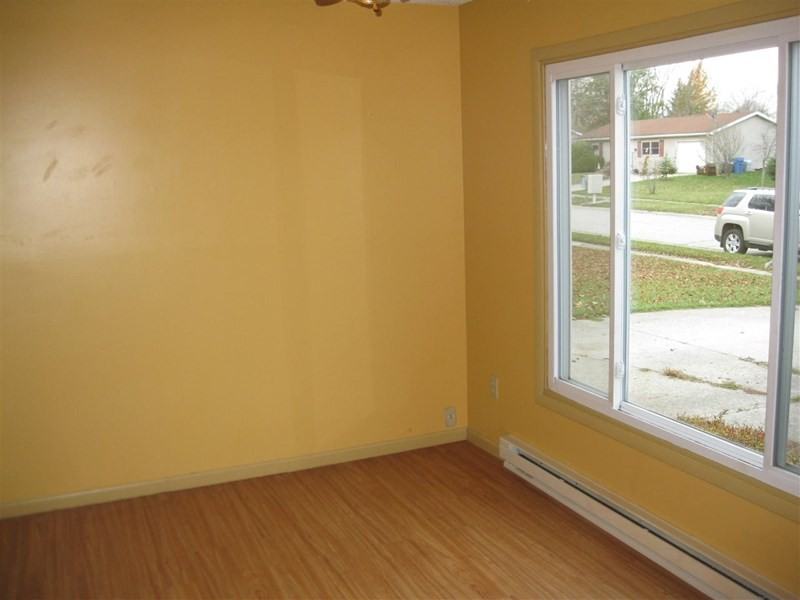 163 Staunton Ave - Photo 3 of 13