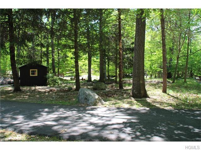 8 Summit Brook Rd - Photo 2 of 26