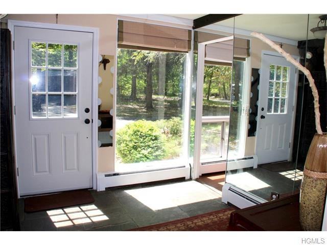 8 Summit Brook Rd - Photo 3 of 26