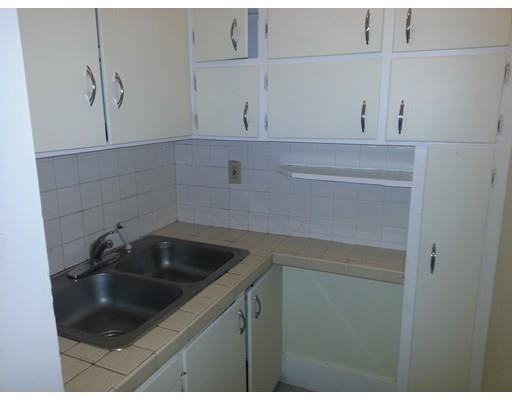 29 Mulberry St #B - Photo 3 of 10