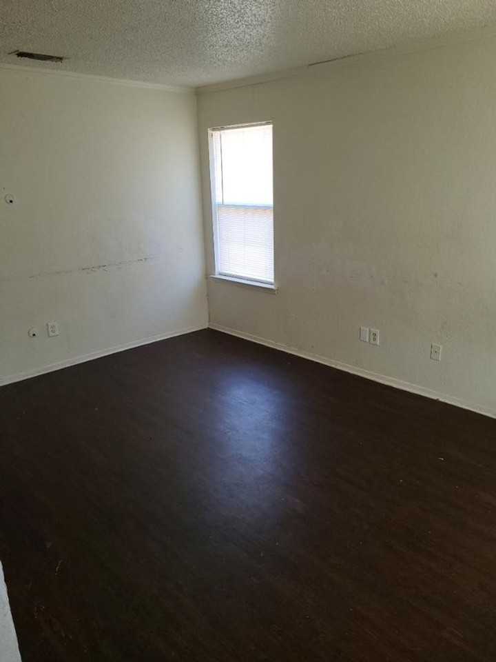 5021 5021 - 23 Vinson St - Photo 5 of 7