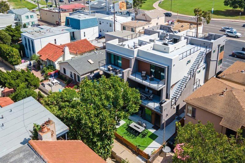 823 Island Court - Photo 4 of 11