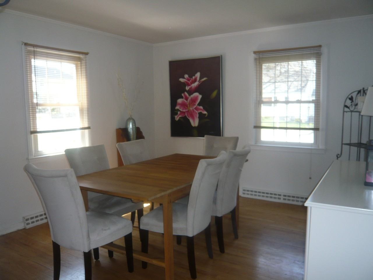 68 Maple St - Photo 3 of 14