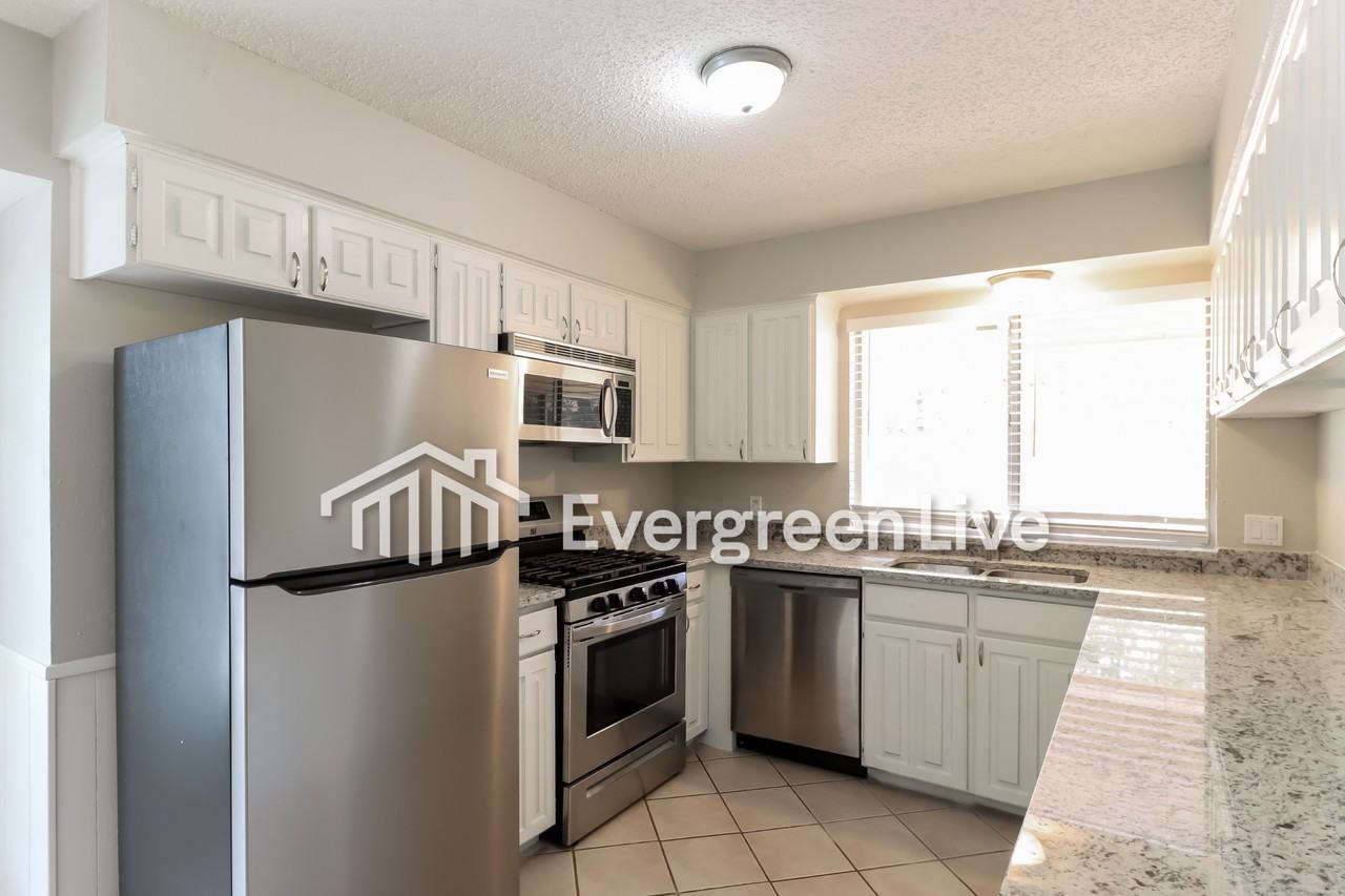 4203 Blossom Trl - Photo 5 of 18