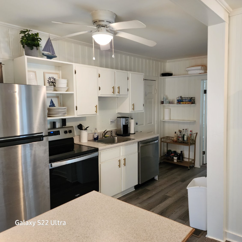 1302 Evans St - Photo 6 of 14