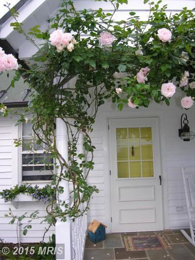 13130 Crest Hill Rd - Photo 2 of 10