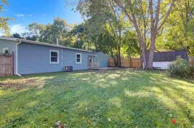 210 Arrowhead Trl - Photo 3 of 11