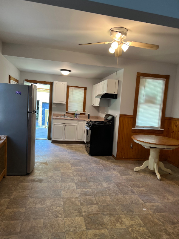 1421 Cottman Ave - Photo 3 of 11