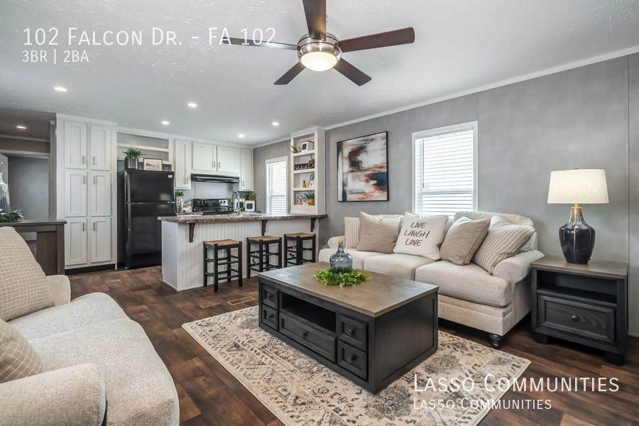 102 Falcon Dr - Photo 2 of 6