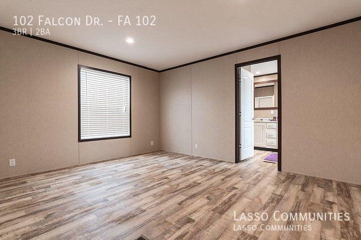 102 Falcon Dr - Photo 3 of 6