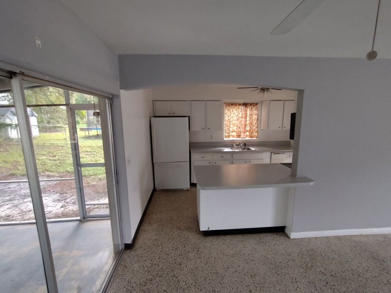 7429 Pinehurst Dr - Photo 7 of 18