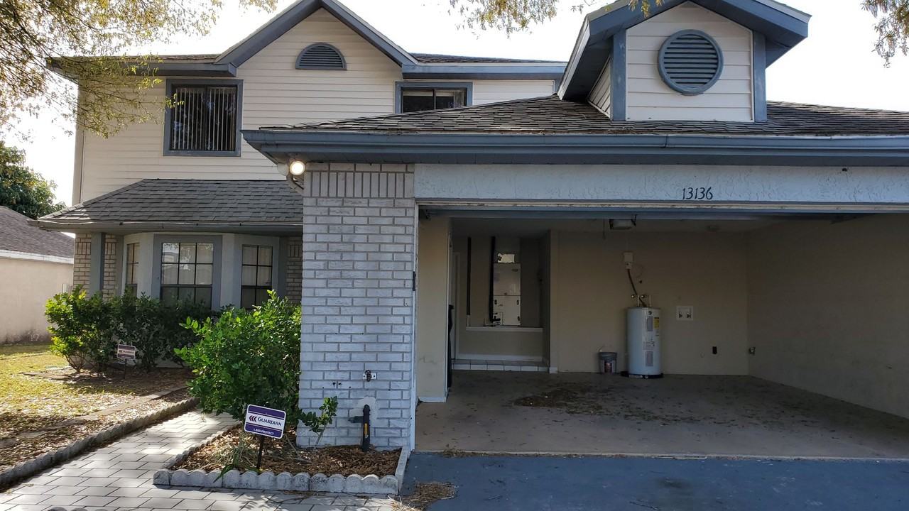 13136 Los Angeles Woods Ln - Photo 3 of 22