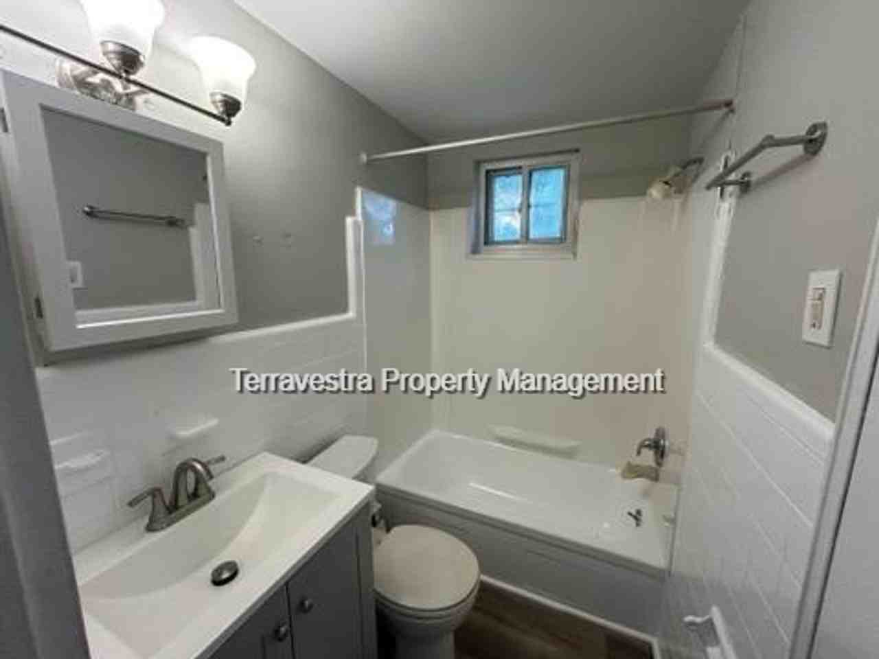 6020 Highland Ave - Photo 3 of 11