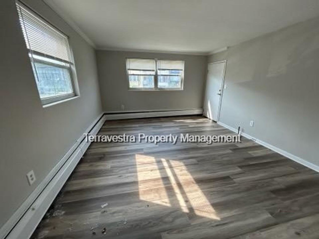 6020 Highland Ave - Photo 4 of 11