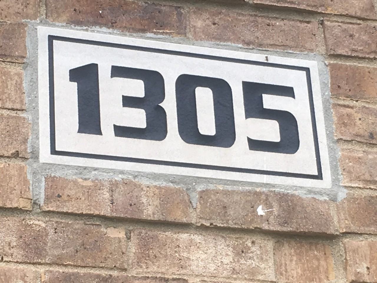 1305 Nightingale Ln - Photo 3 of 38