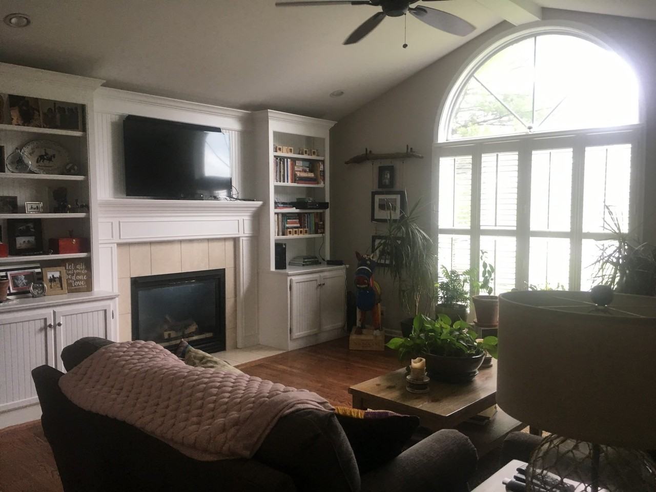 1305 Nightingale Ln - Photo 5 of 38