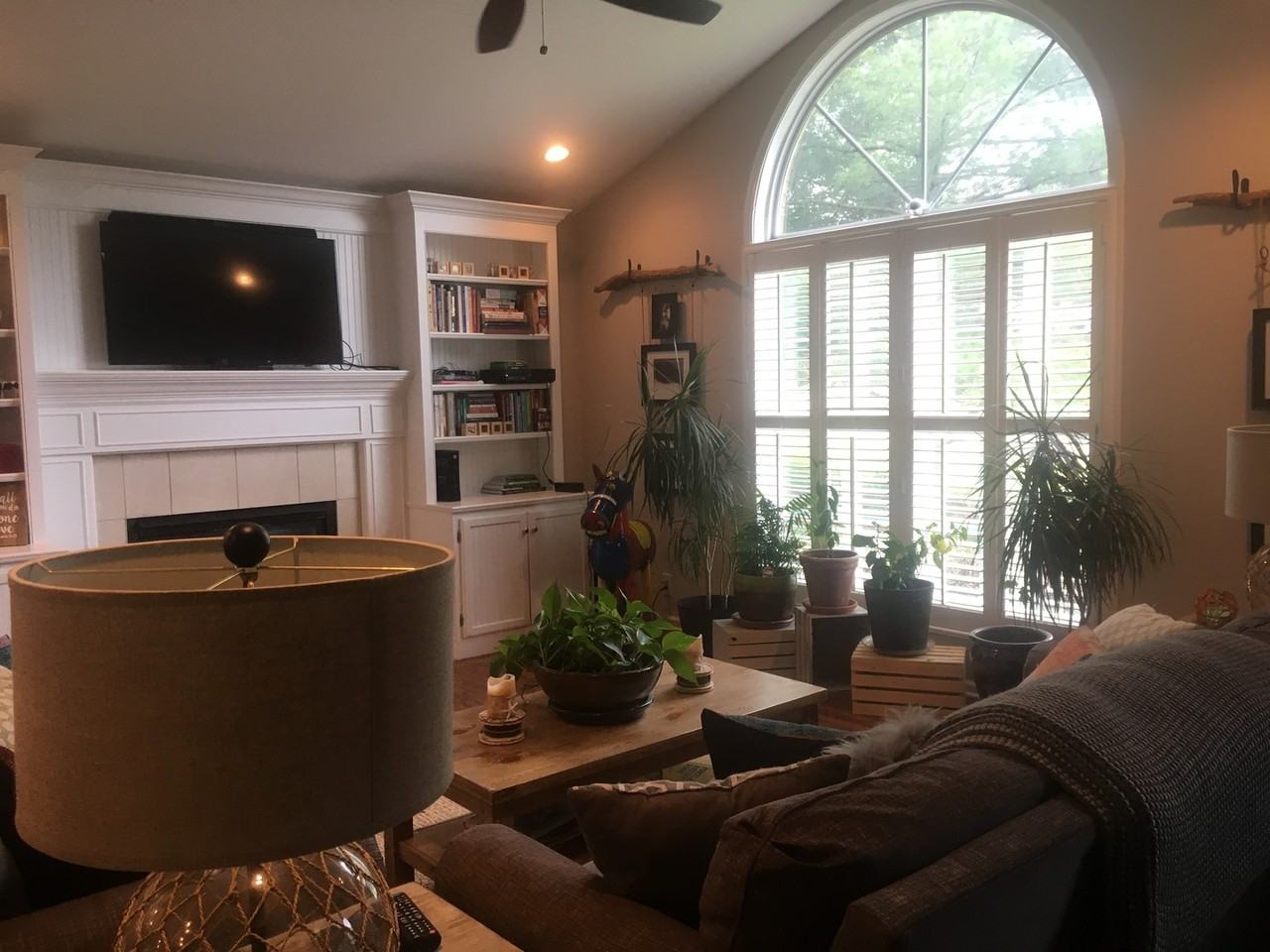 1305 Nightingale Ln - Photo 6 of 38