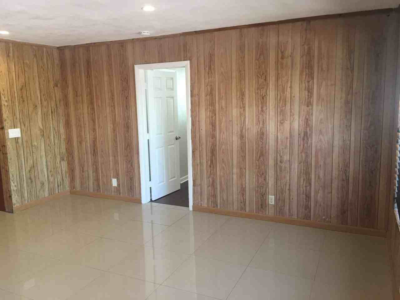 720 N 66th Ter - Photo 3 of 26