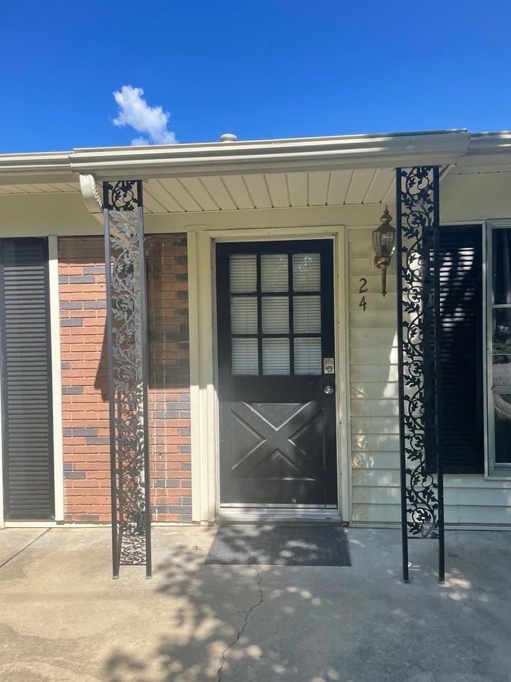 24 N Lewis St - Photo 2 of 16