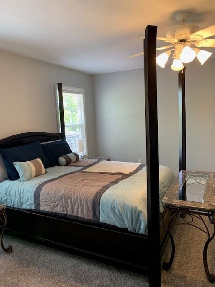 4 Oak Shadow Dr - Photo 2 of 50