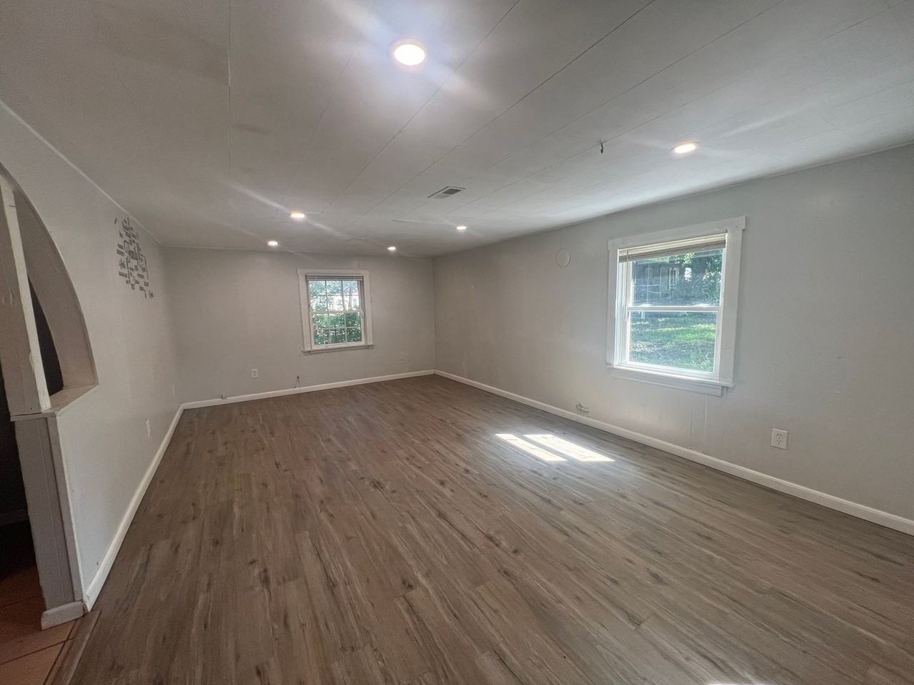 2935 Potter St - Photo 2 of 8