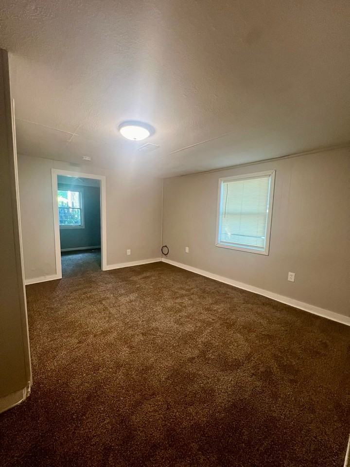 2935 Potter St - Photo 3 of 8